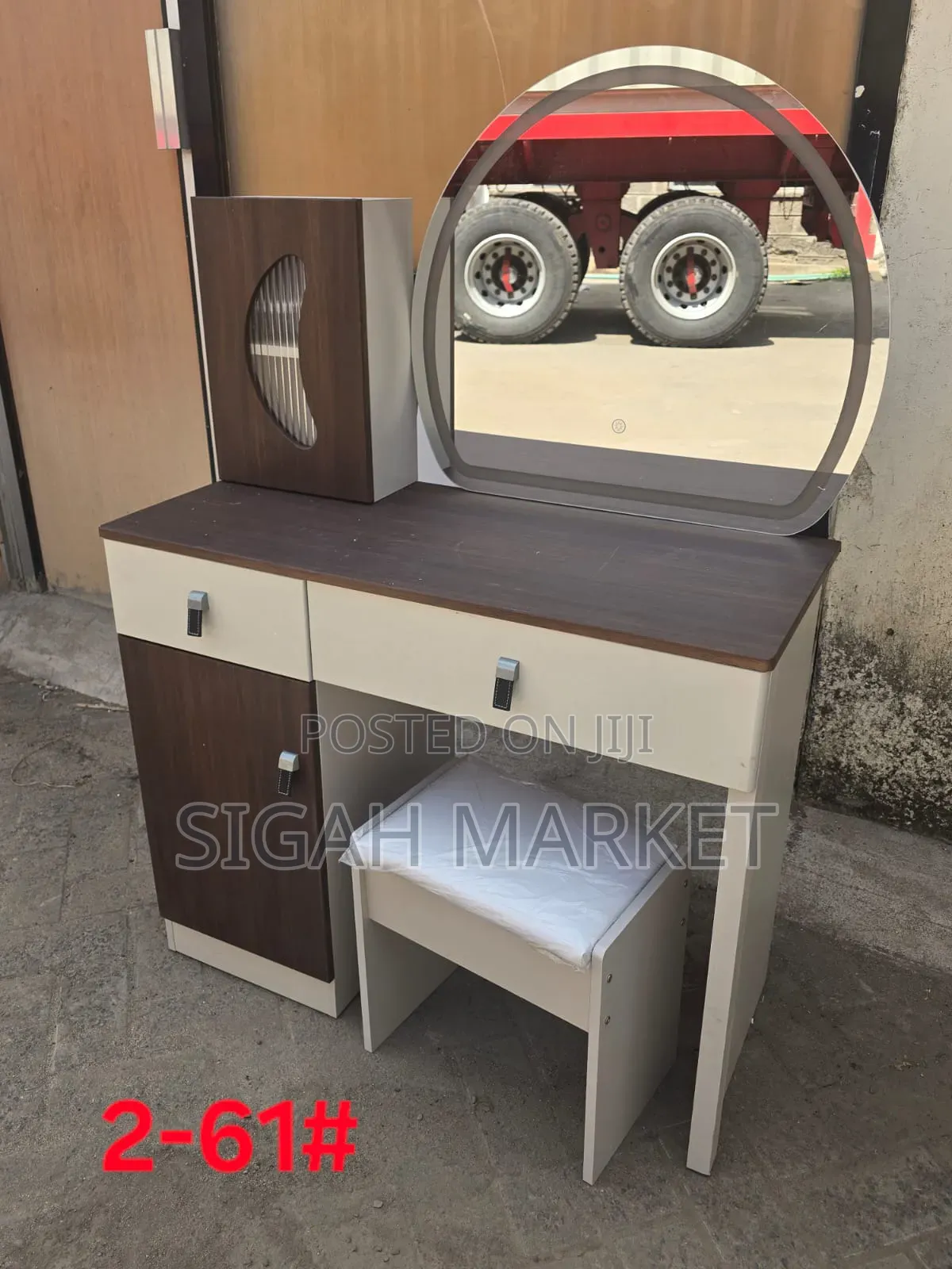 New Import Dressing Table With Mirror