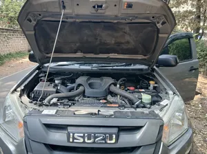 Isuzu D-MAX 2023 Silver
