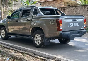 Isuzu D-MAX 2023 Silver
