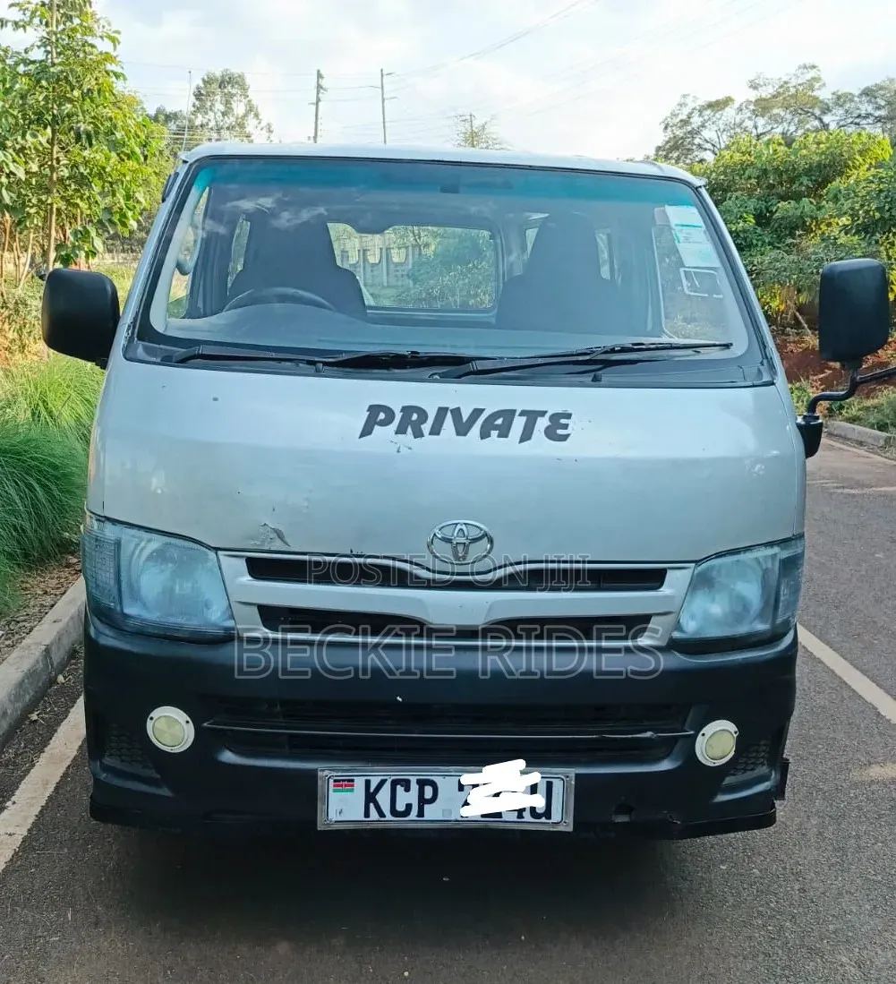Toyota HiAce 2011 Silver