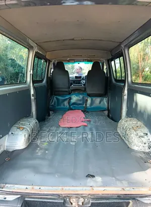 Toyota HiAce 2011 Silver