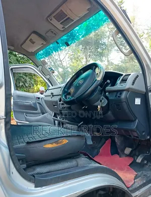 Toyota HiAce 2011 Silver