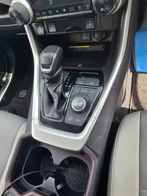 Toyota RAV4 2019 White