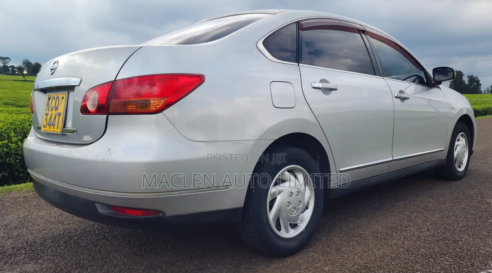 Nissan Bluebird 2011 Silver