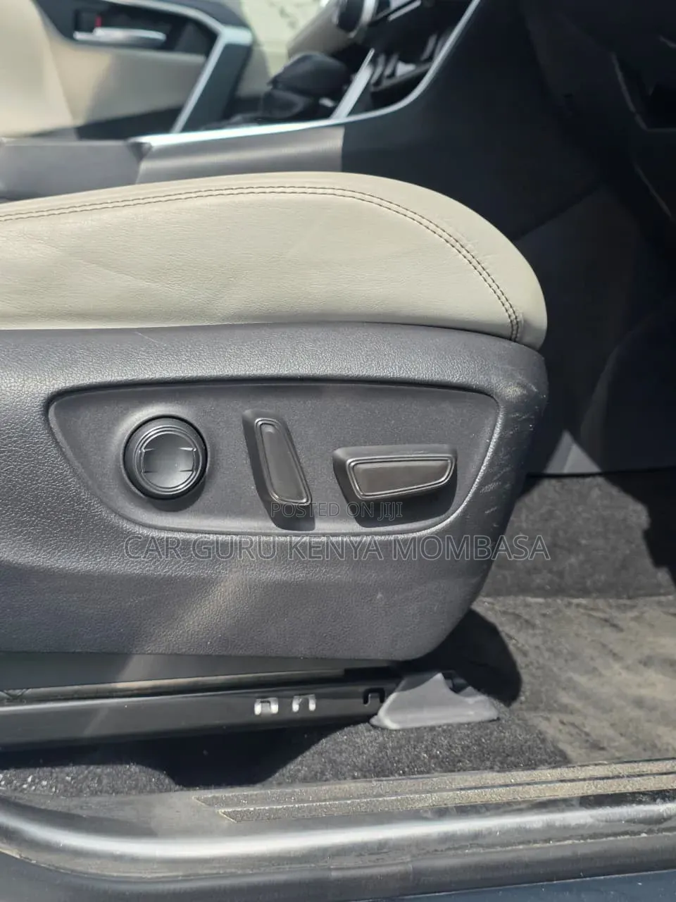 Toyota RAV4 2019 White