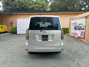 Toyota Voxy 2008 Silver