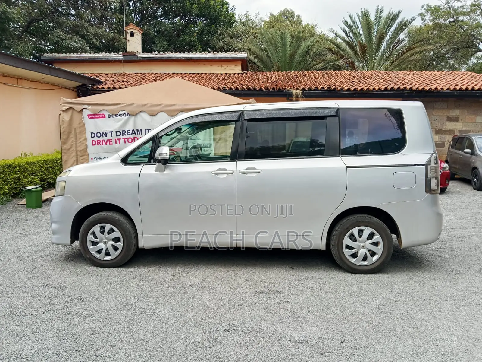 Toyota Voxy 2008 Silver