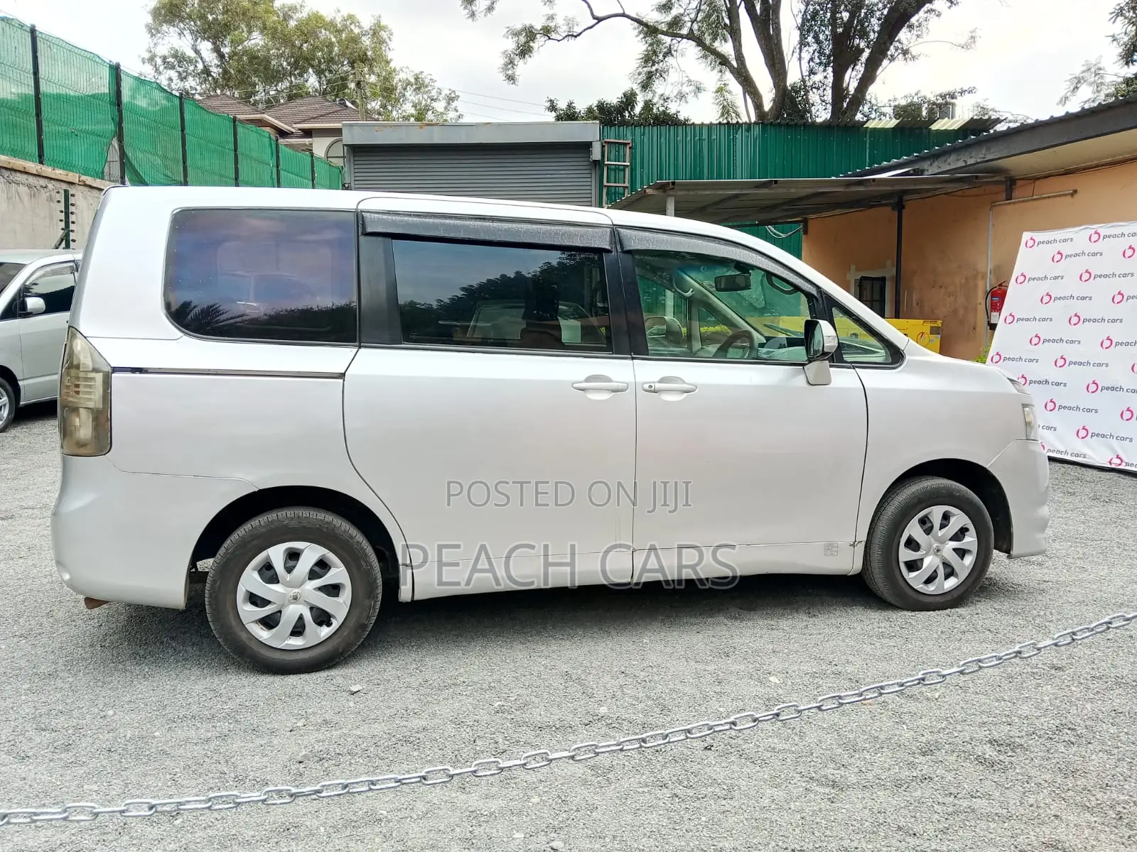 Toyota Voxy 2008 Silver