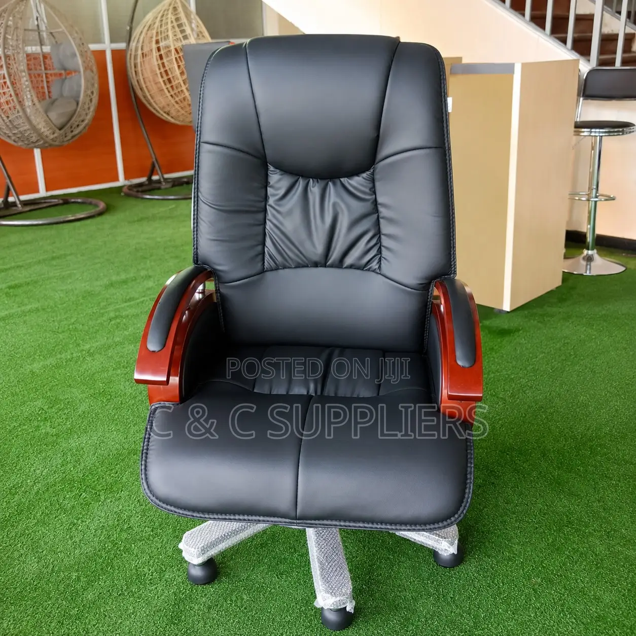 Reclining Leather Manager's Chair.