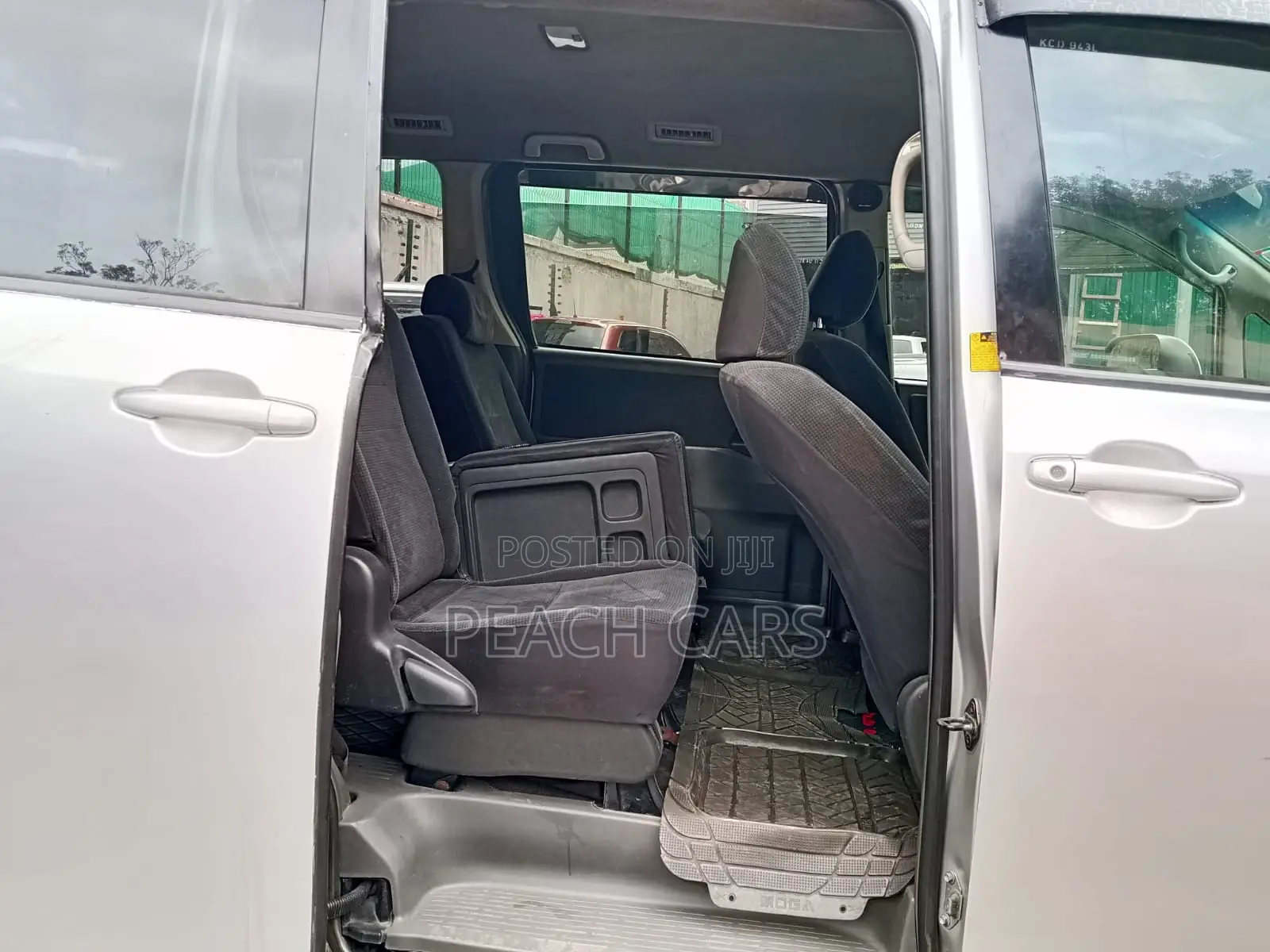 Toyota Voxy 2008 Silver
