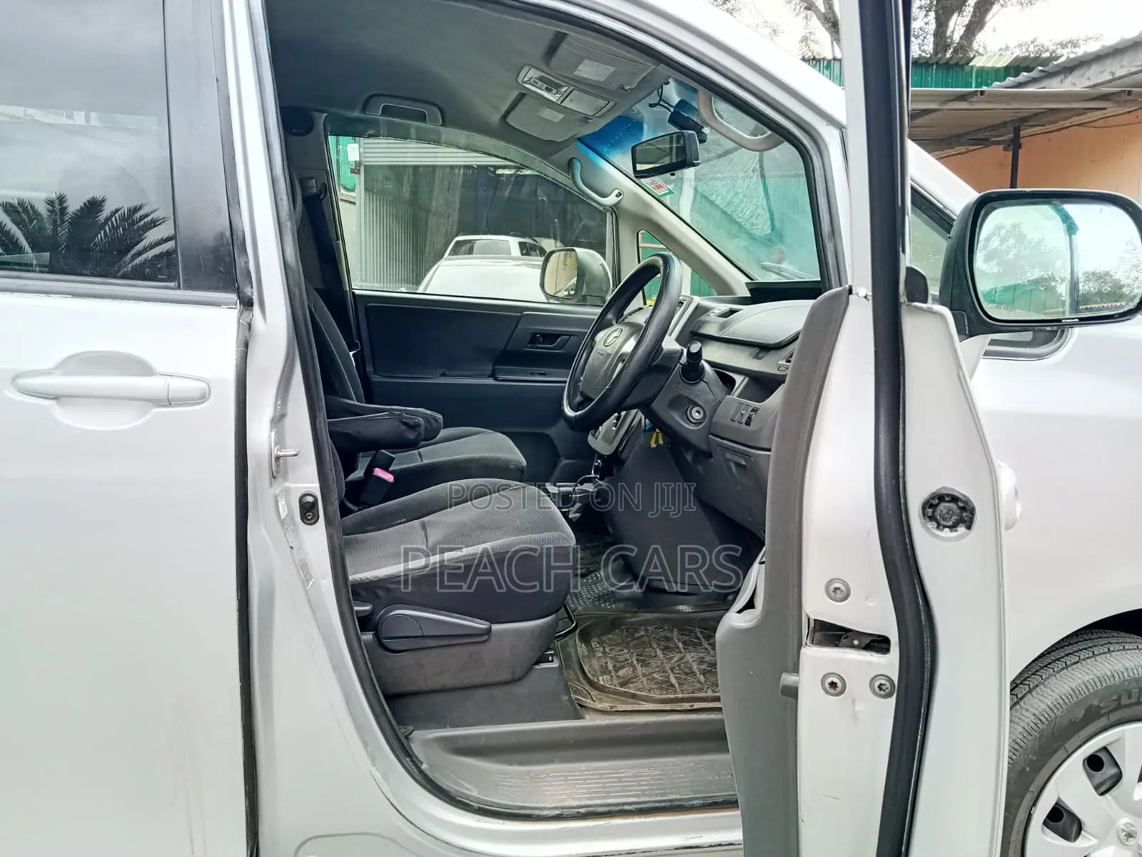 Toyota Voxy 2008 Silver