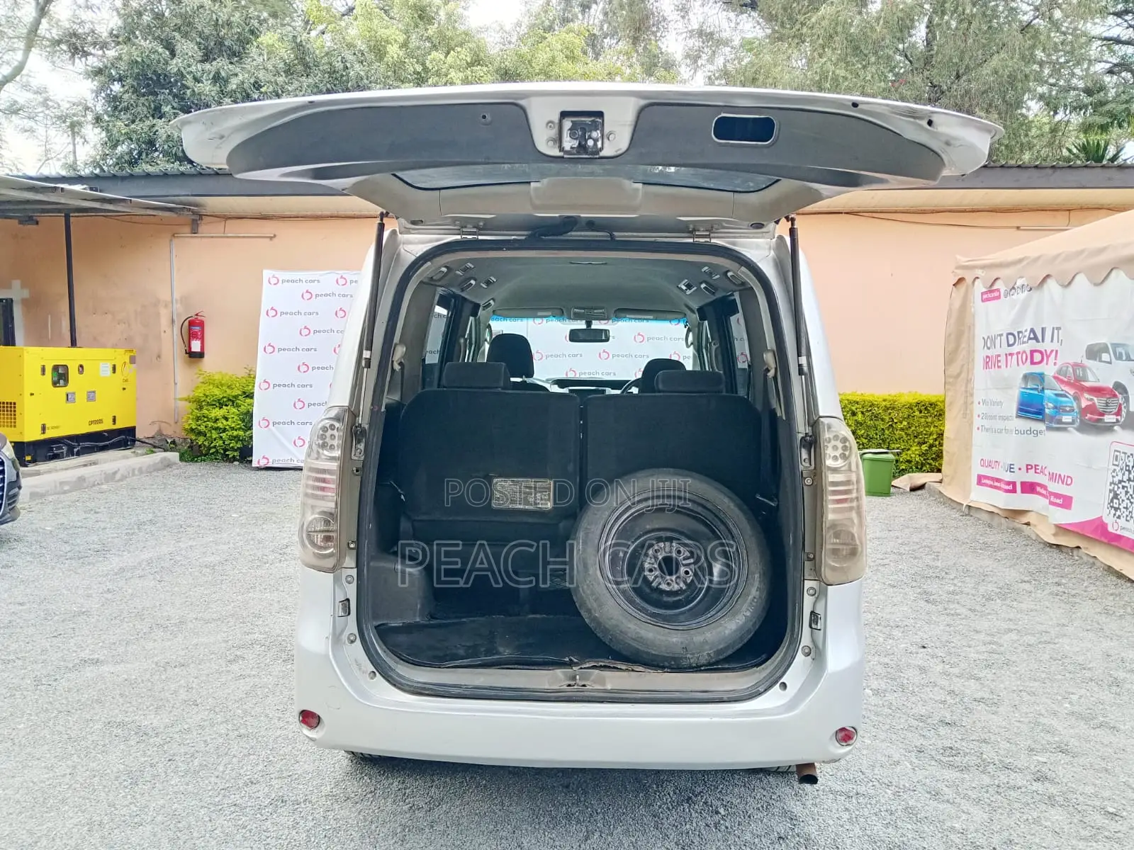 Toyota Voxy 2008 Silver