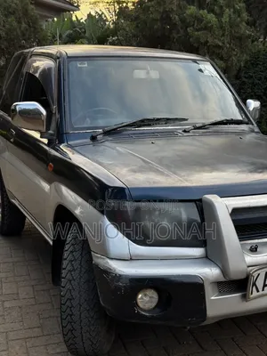 Mitsubishi Pajero IO 1999 Blue