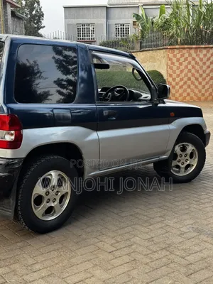 Mitsubishi Pajero IO 1999 Blue
