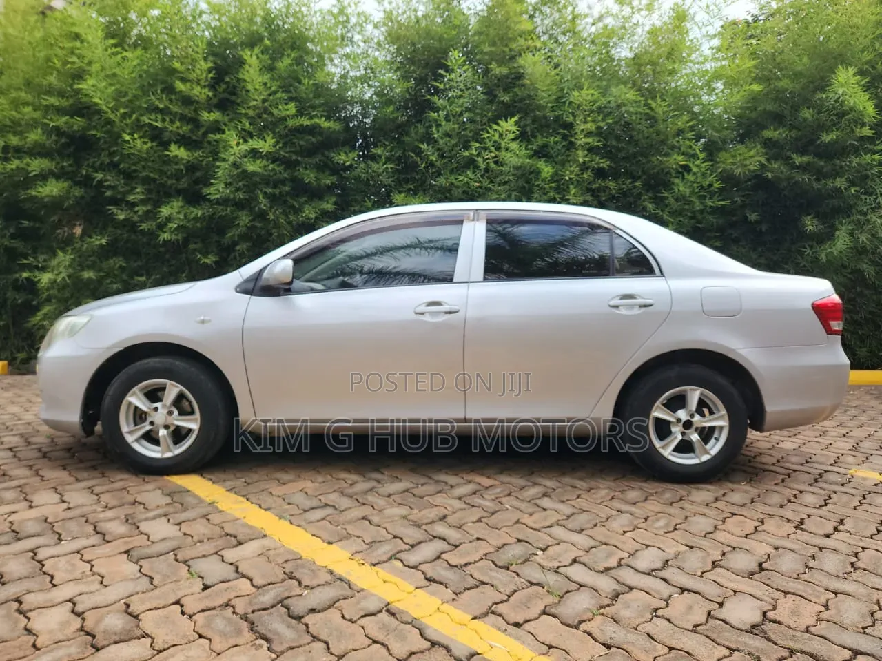 Toyota Axio 2010 Silver