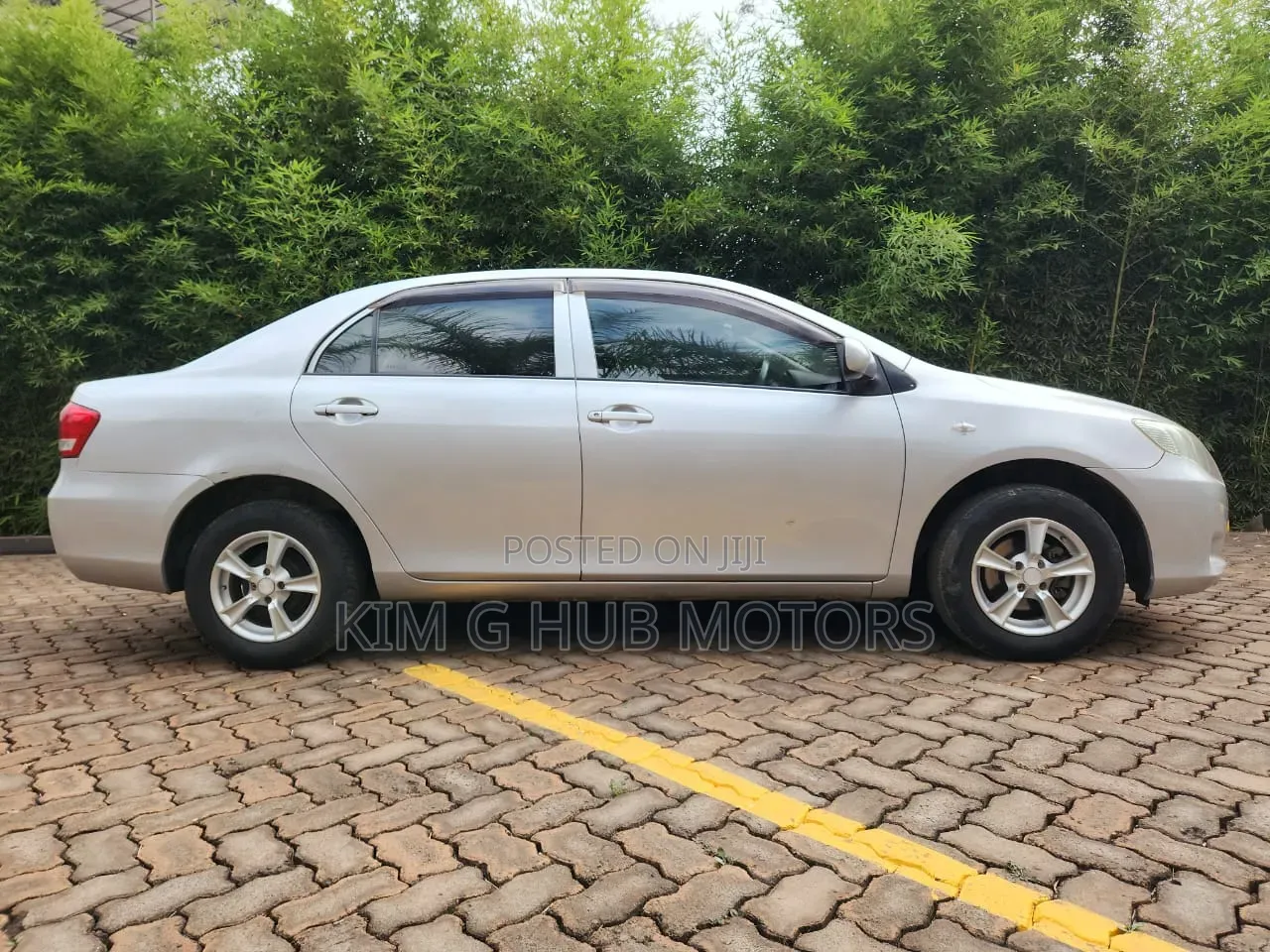 Toyota Axio 2010 Silver
