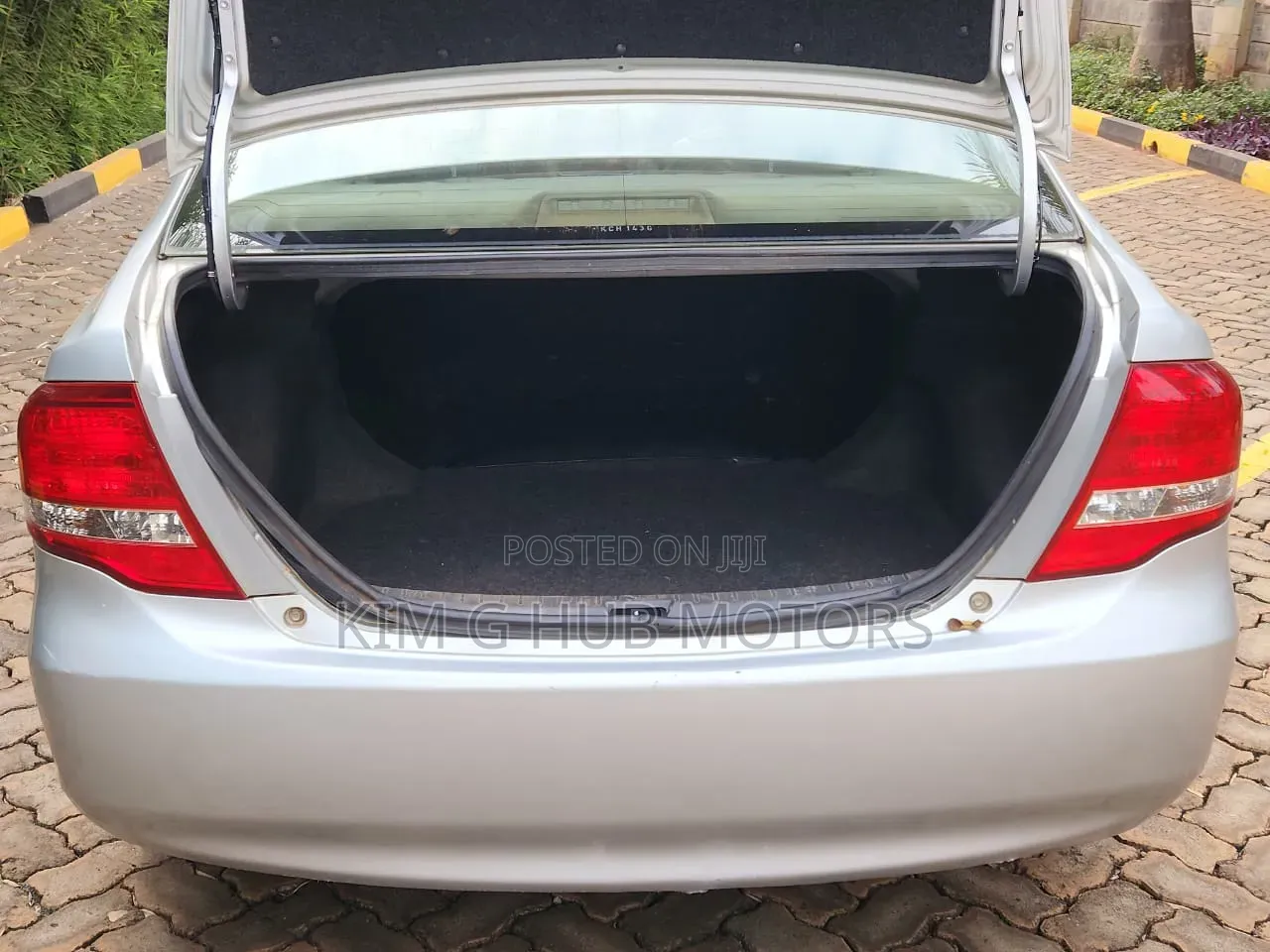 Toyota Axio 2010 Silver