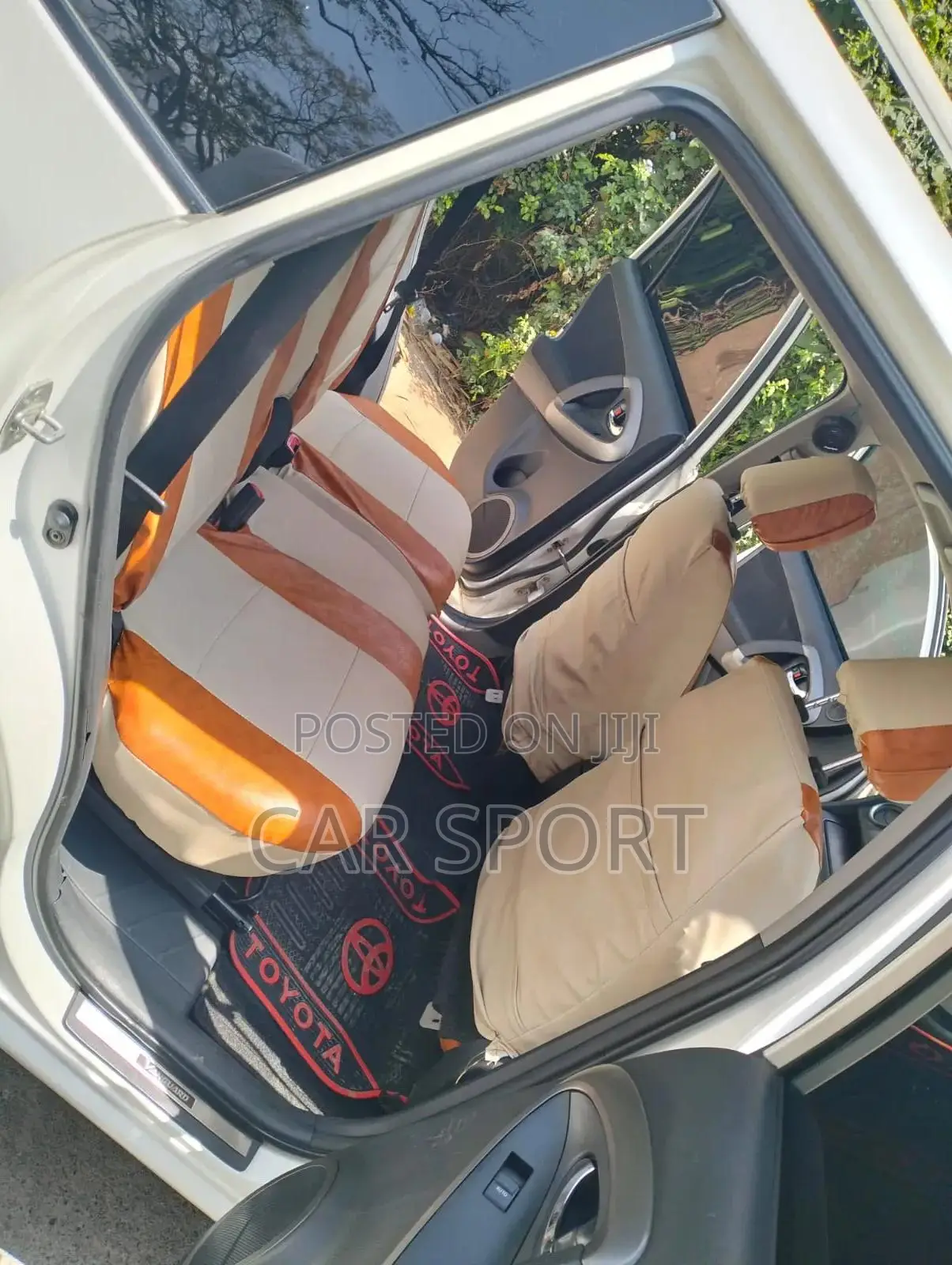 Toyota Vanguard 2010 White