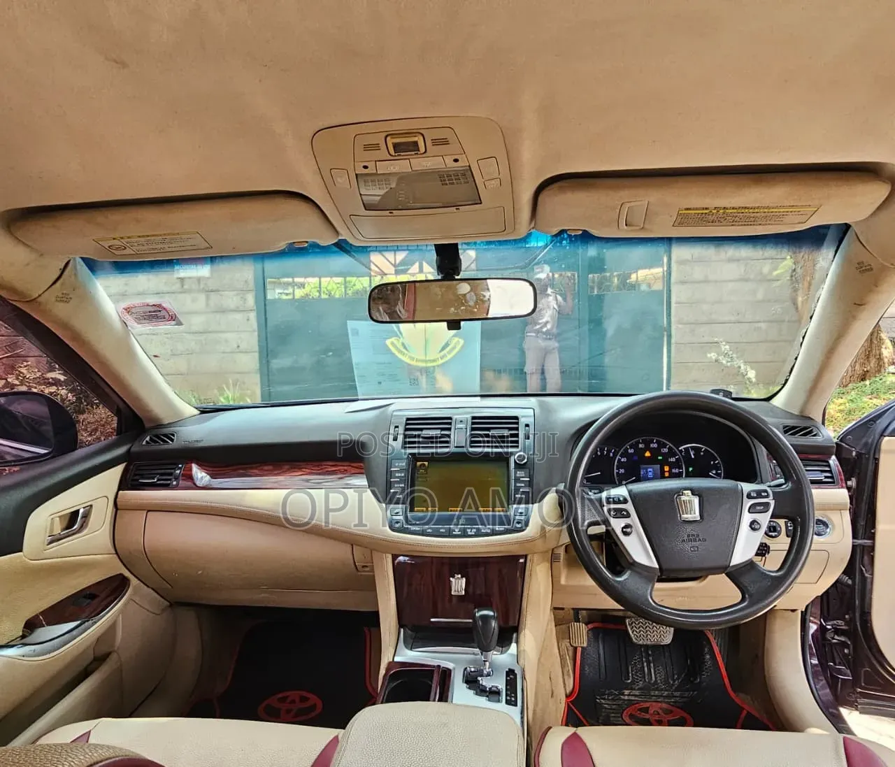 Toyota Crown 2010 Maroon