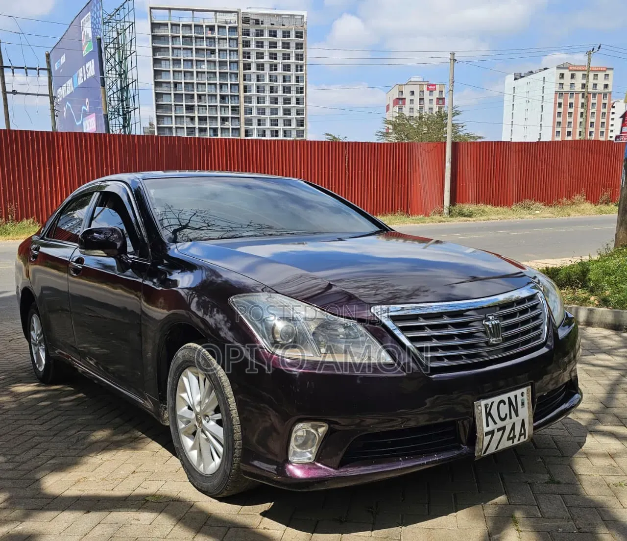 Toyota Crown 2010 Maroon