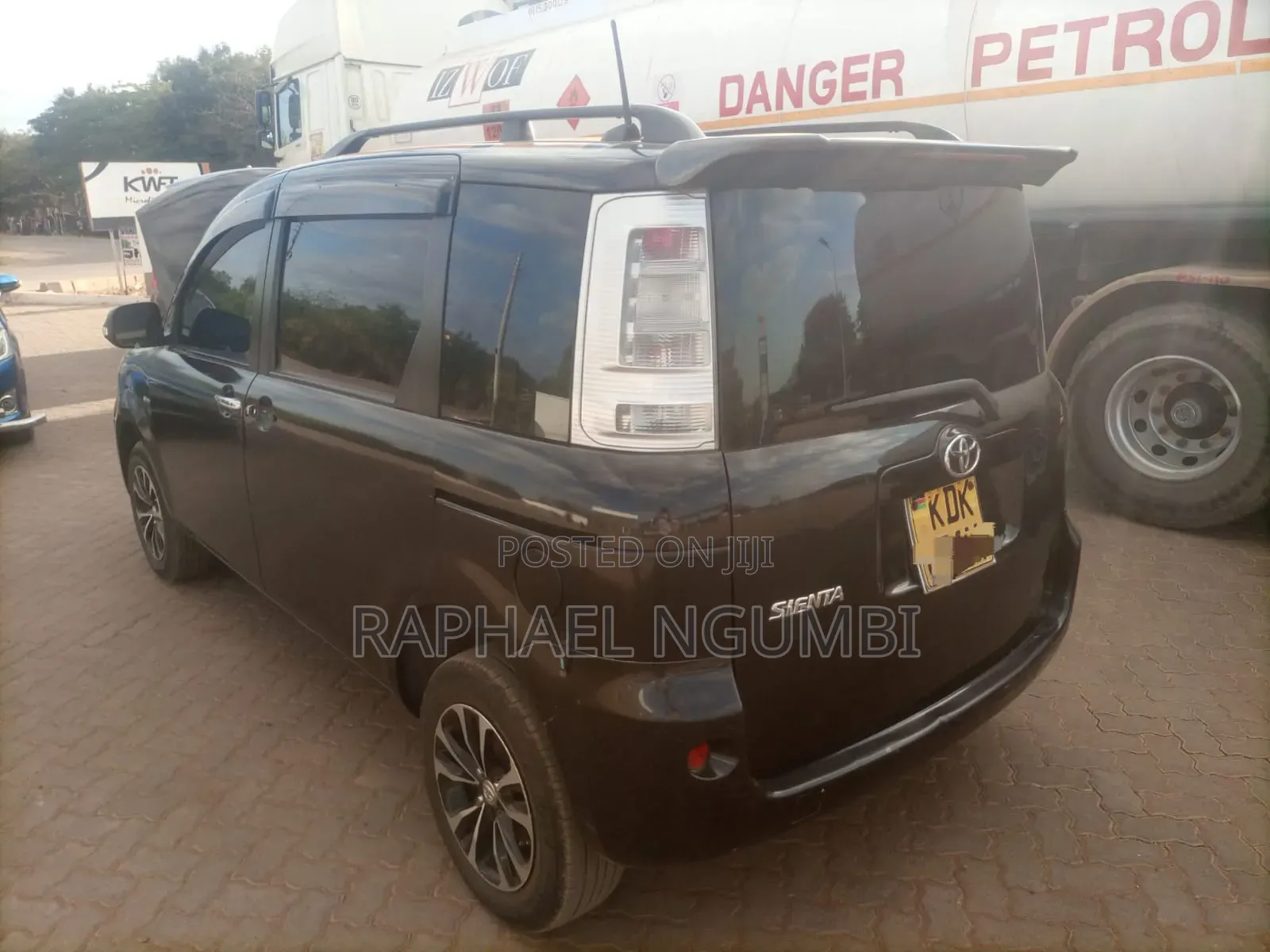 Toyota Sienta 2019 Black