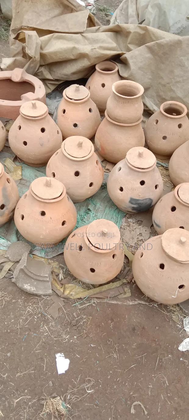 Brooding Pots