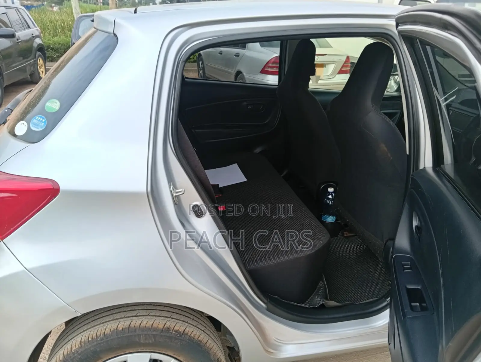 Toyota Vitz 2016 Silver