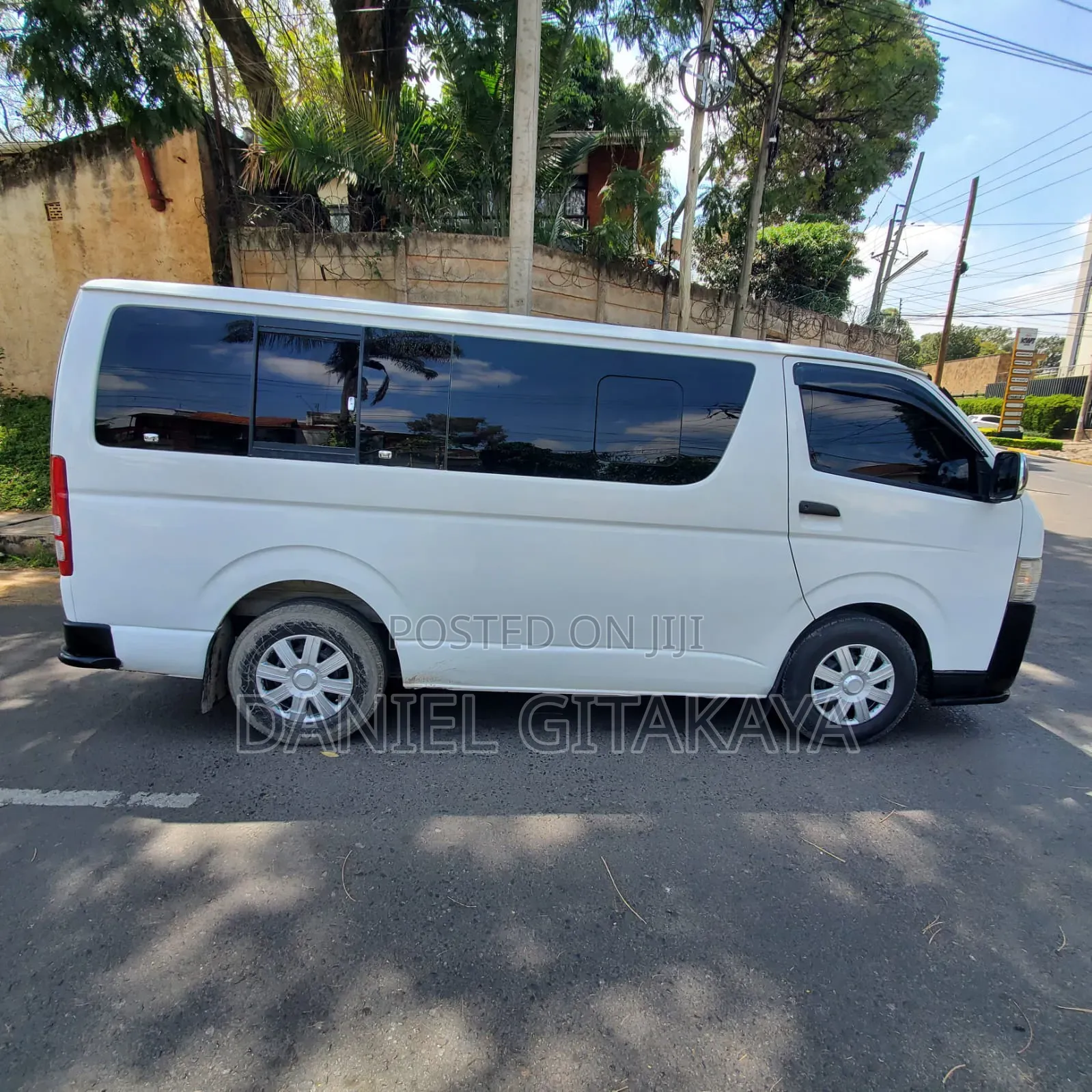 Toyota HiAce 2015 White