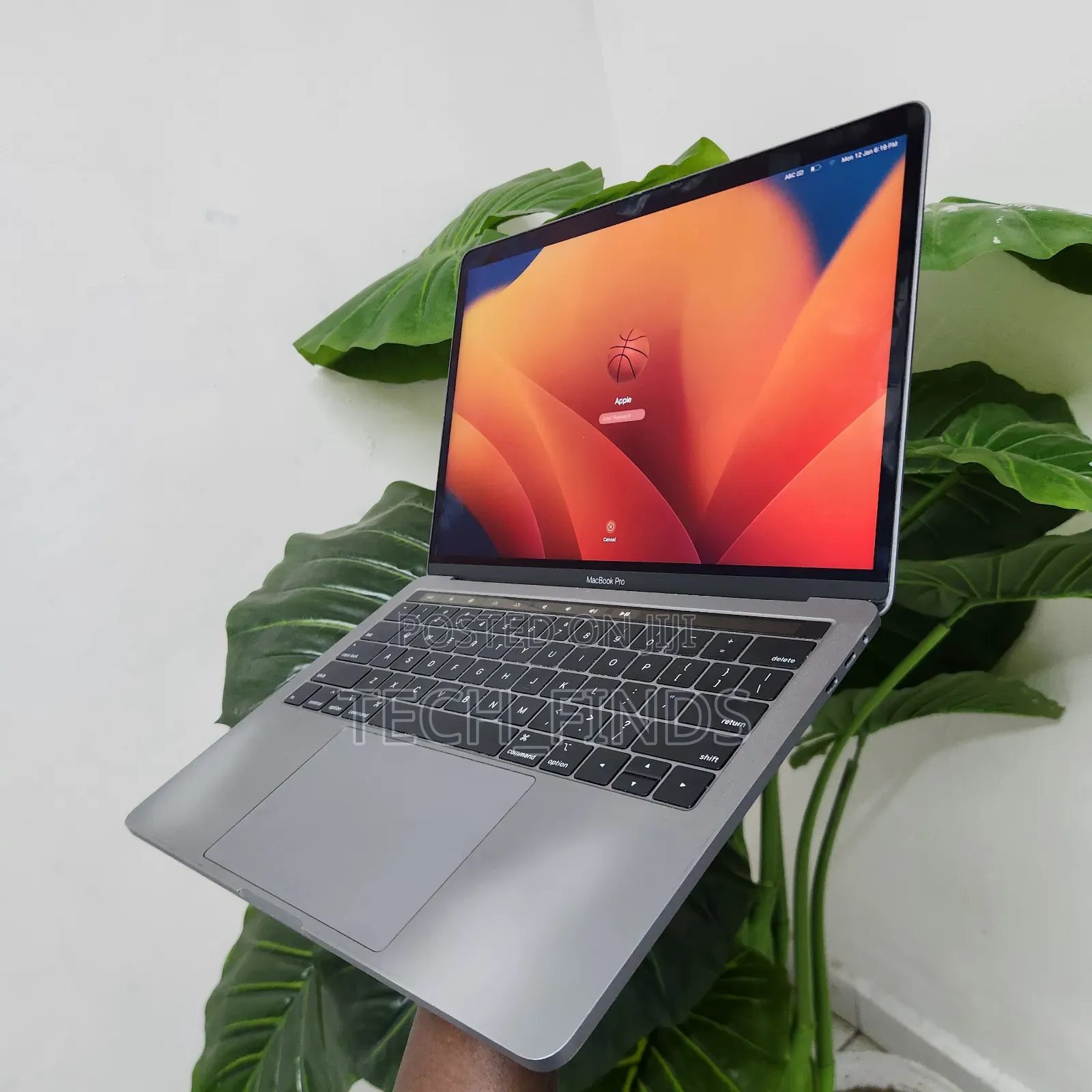 Laptop Apple MacBook Pro 16GB Intel Core i7 SSD 256GB