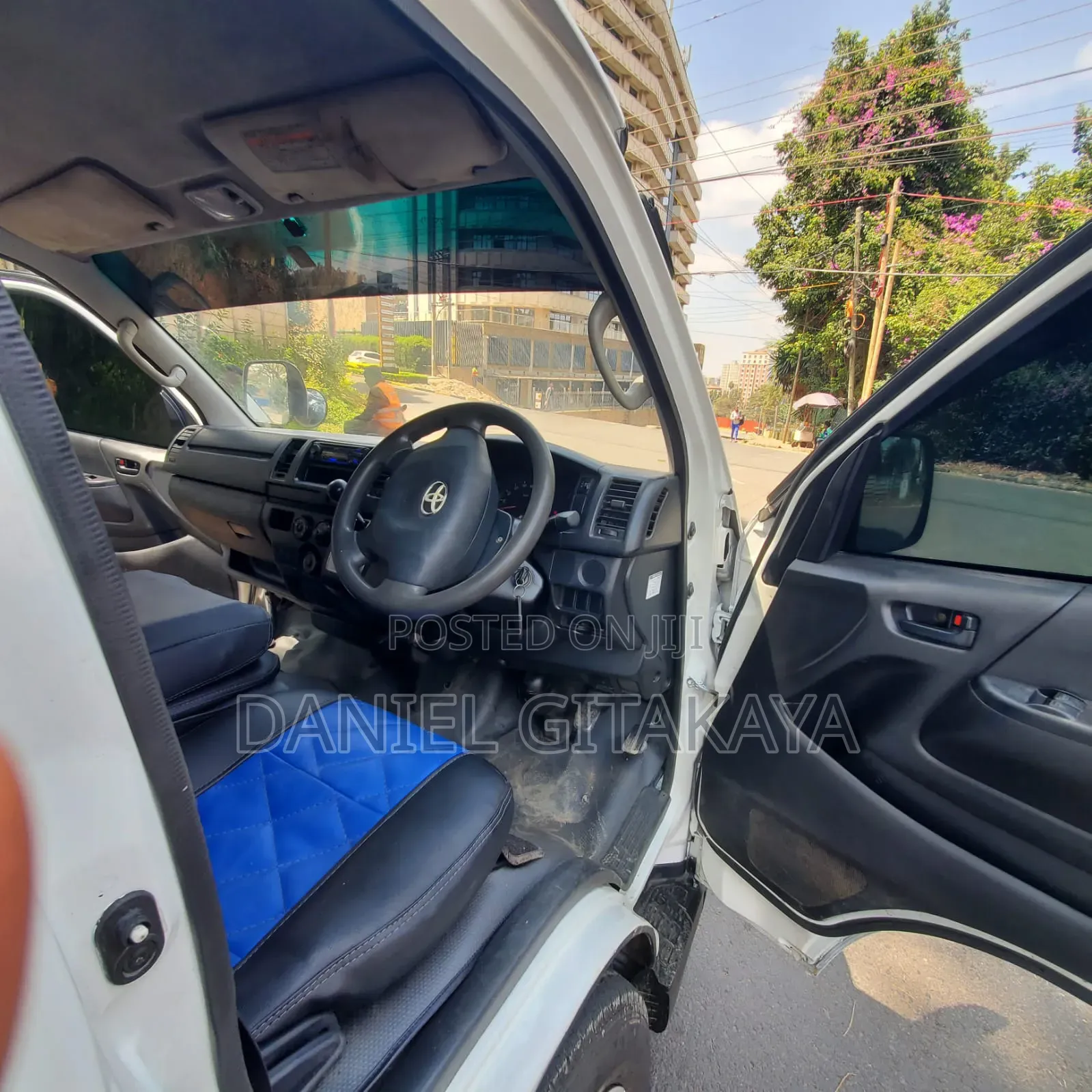 Toyota HiAce 2015 White