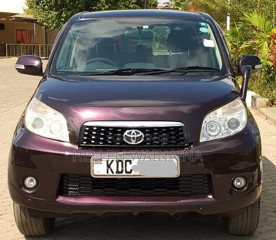 Toyota Rush 2014 Maroon