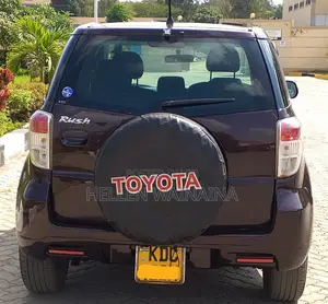 Toyota Rush 2014 Maroon