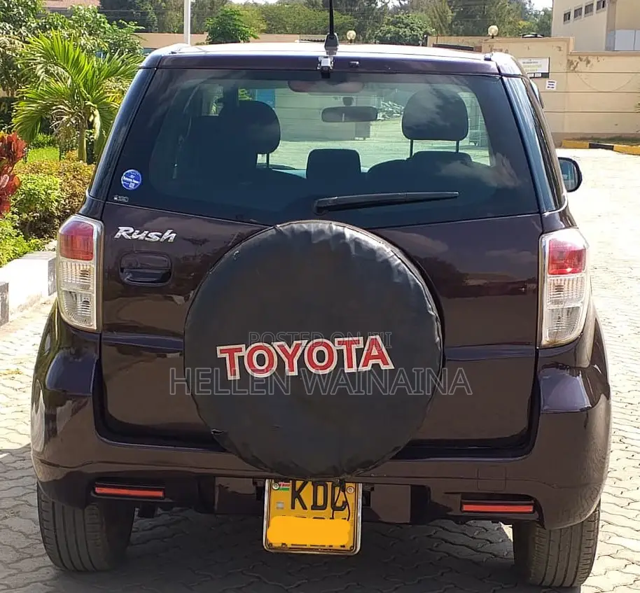 Toyota Rush 2014 Maroon