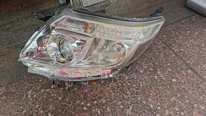 Noah 2015 Headlight