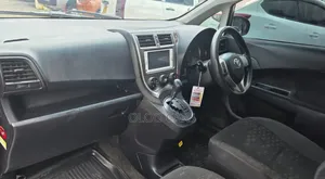 Toyota Ractis 2012 Silver