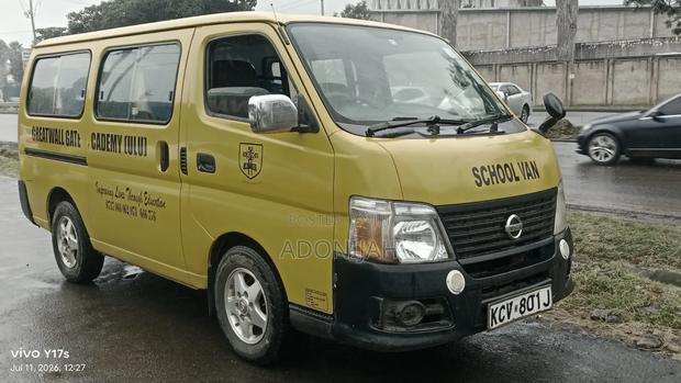 Nissan Caravan (Urvan) 2012 Yellow