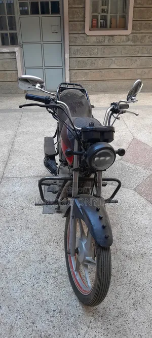 Honda CB 2021 Red