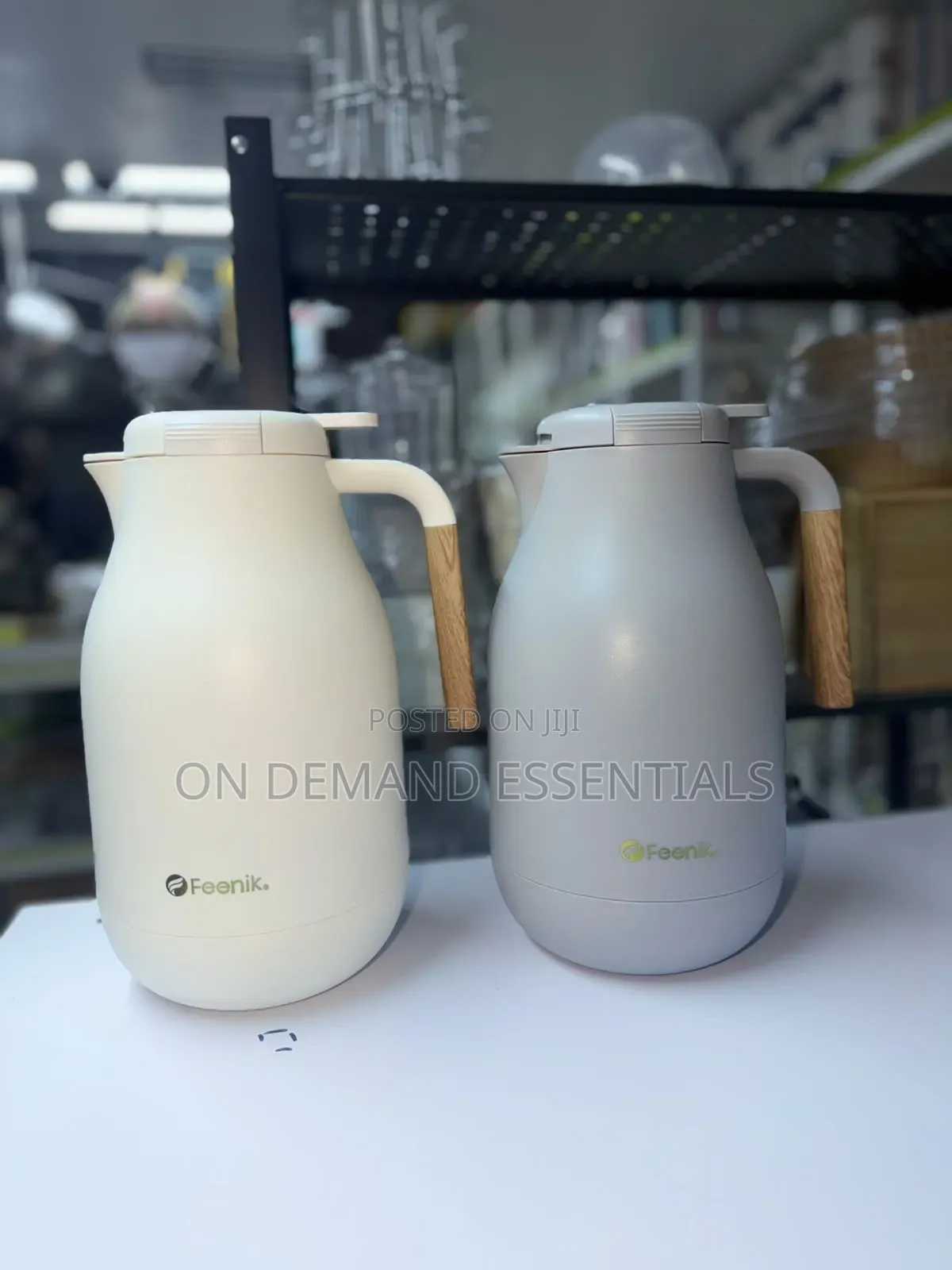 Feenik 2ltrs Wooden Handle Vacuum Flask Available