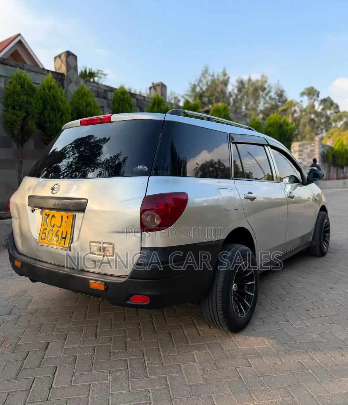 Nissan Advan 2009 Silver