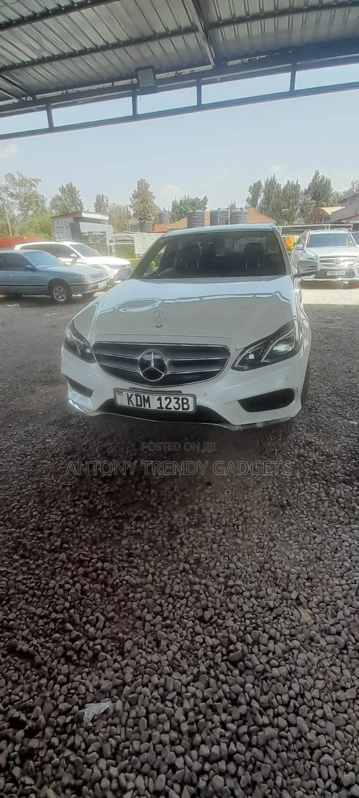 Mercedes-Benz 220E 2014 White