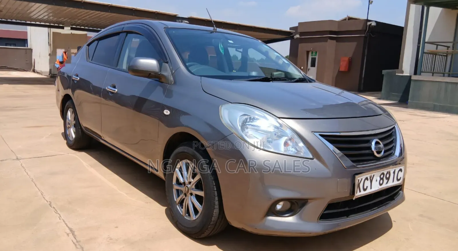 Nissan Latio 1.2 2013 Gray
