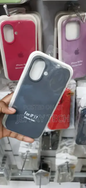 iPhone 17 : Slim, Flexible Dark Grey Silicone Body Cover