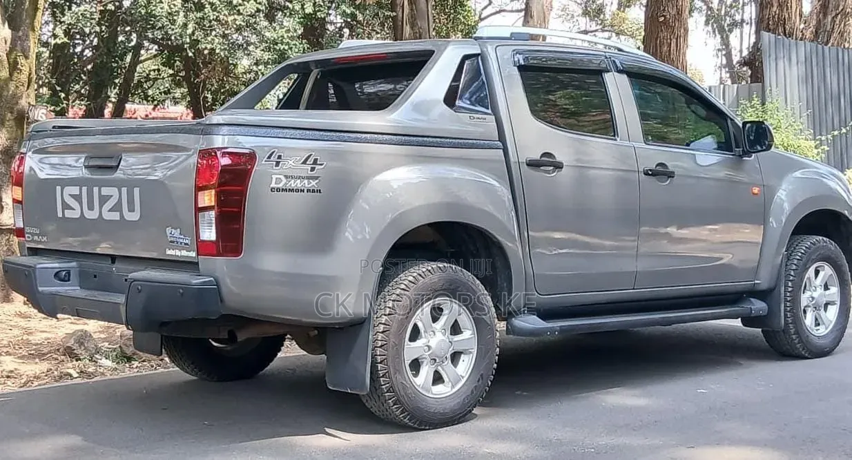 Isuzu D-MAX 2023 Gray