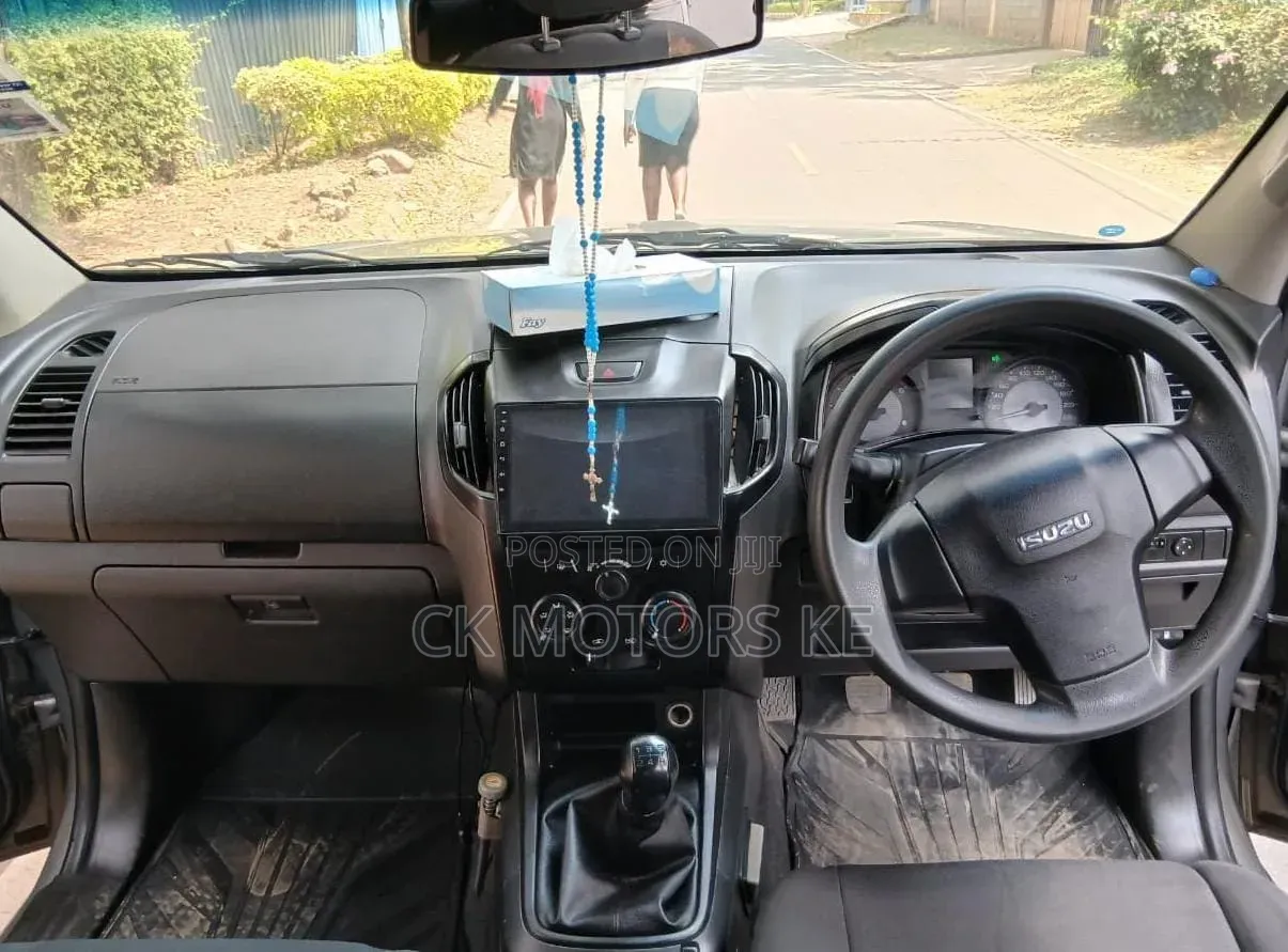 Isuzu D-MAX 2023 Gray