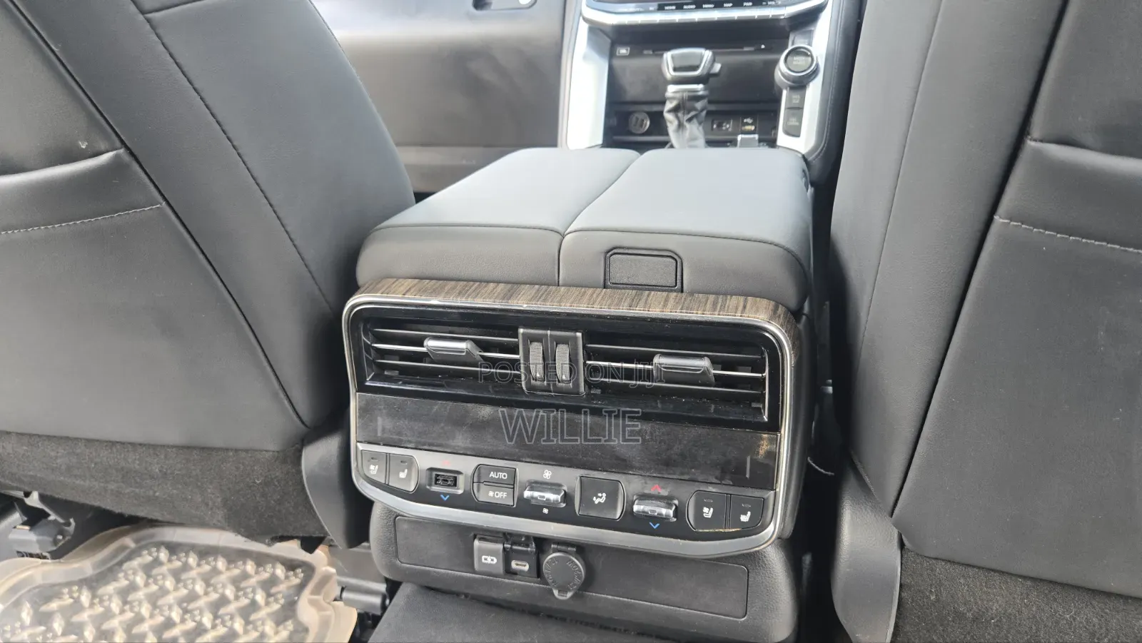 Toyota Land Cruiser 2023 White