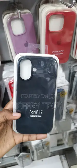 iPh17 Featuring a Soft-Touch Finish and Precise Camera Cutout Case