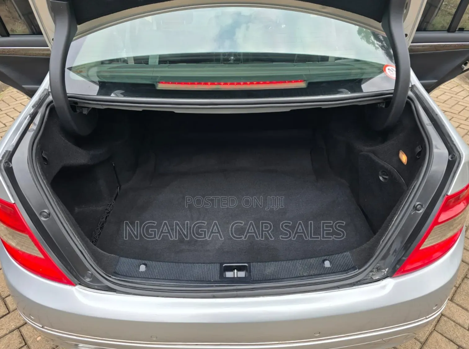 Mercedes-Benz C200 2012 Silver