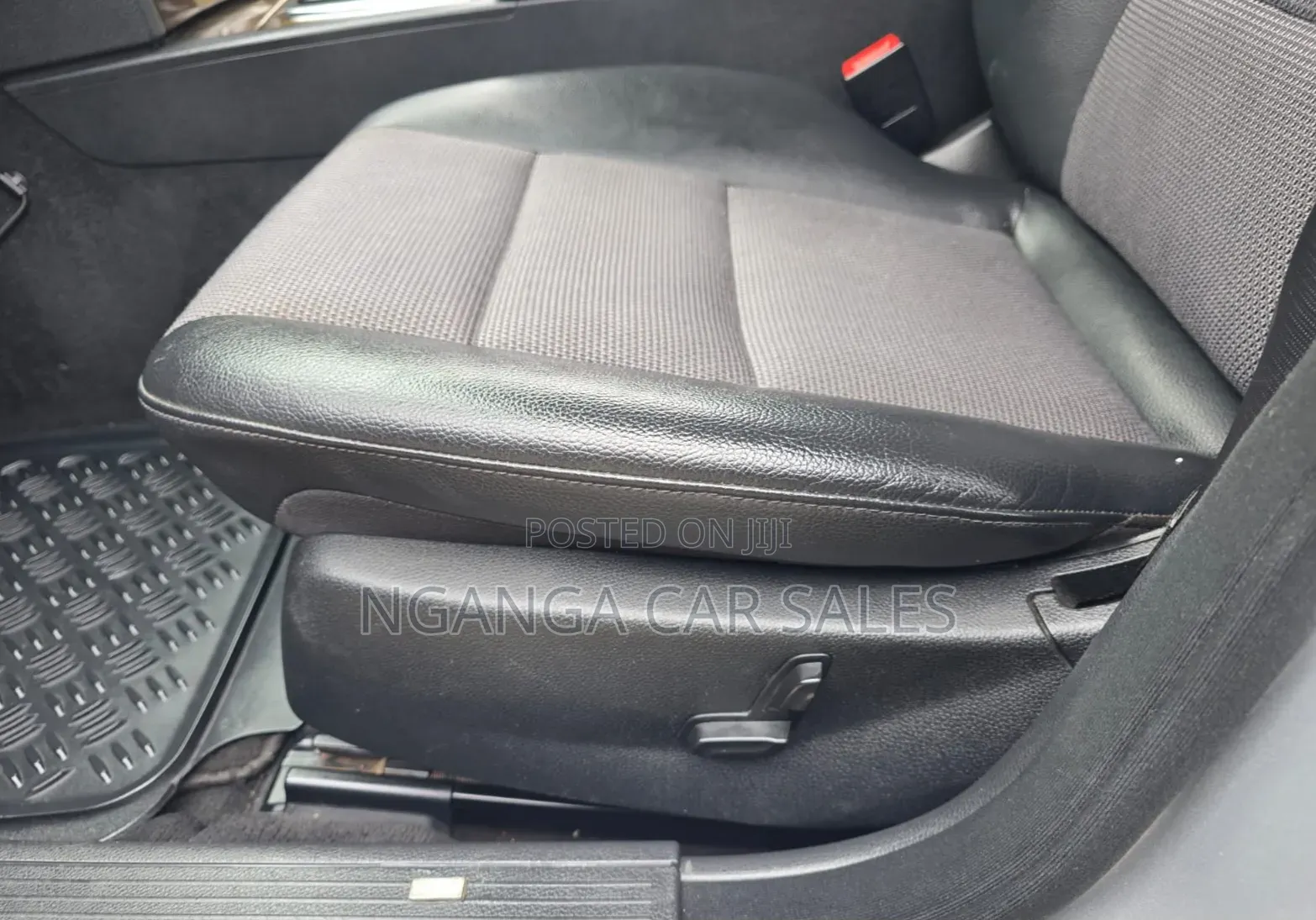 Mercedes-Benz C200 2012 Silver