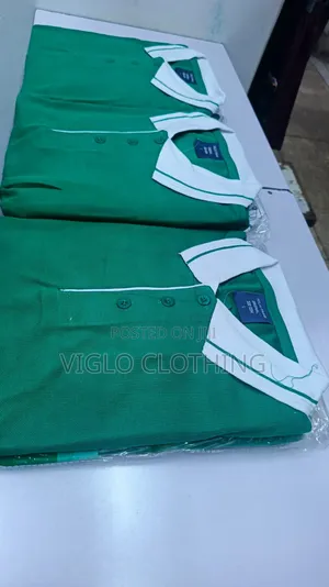 Green Body Collar White