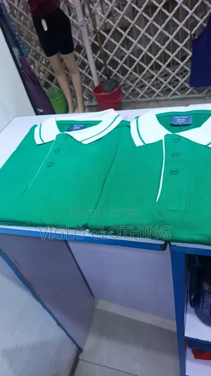 Green Body Collar White